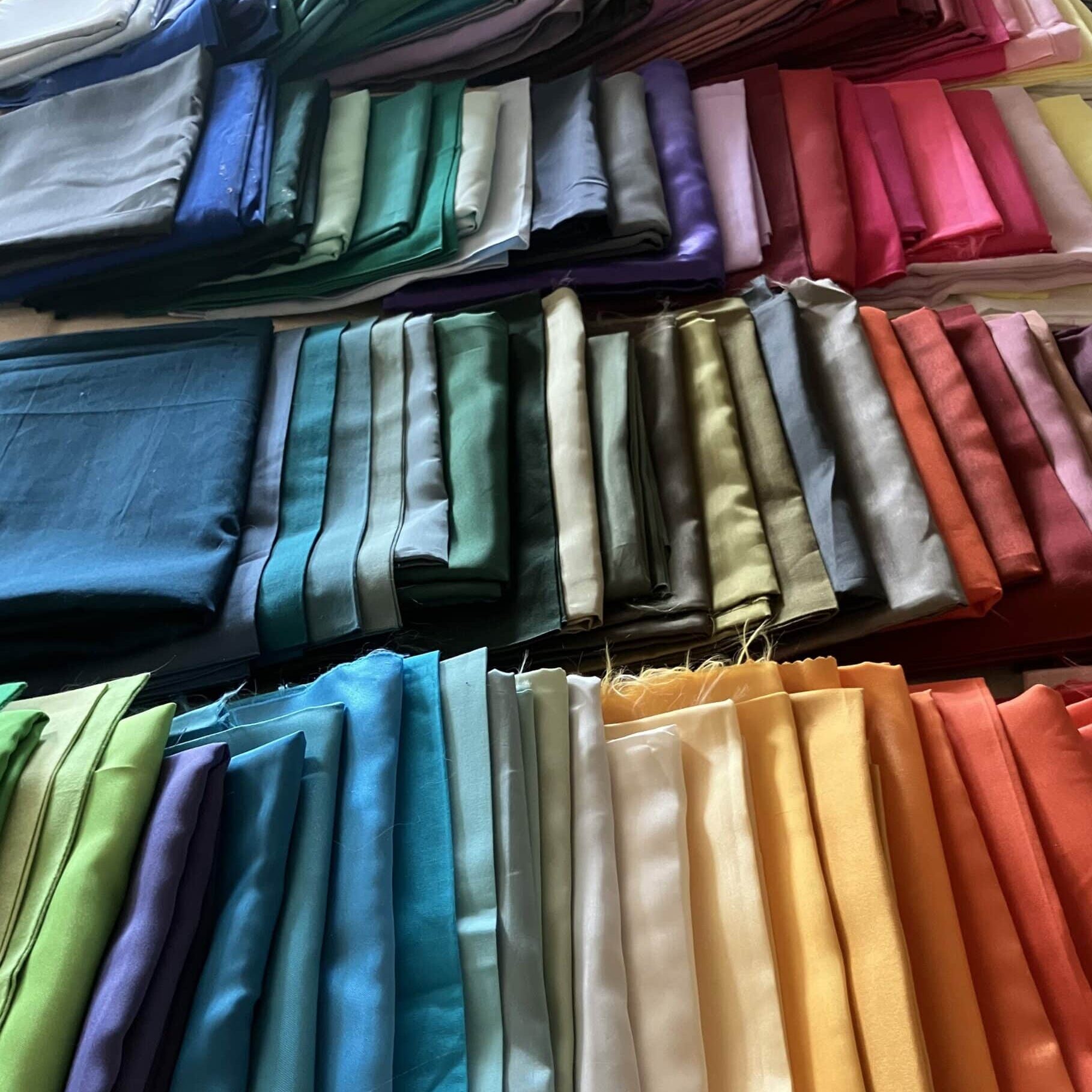 Tissus de couleurs